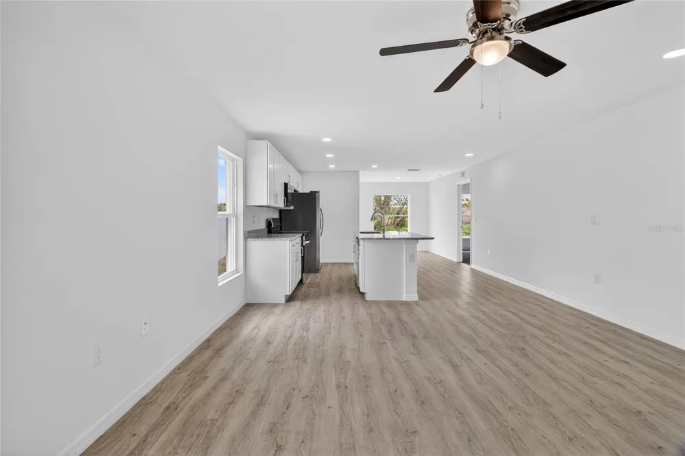 1003 AVENUE A Haines City, FL 33844