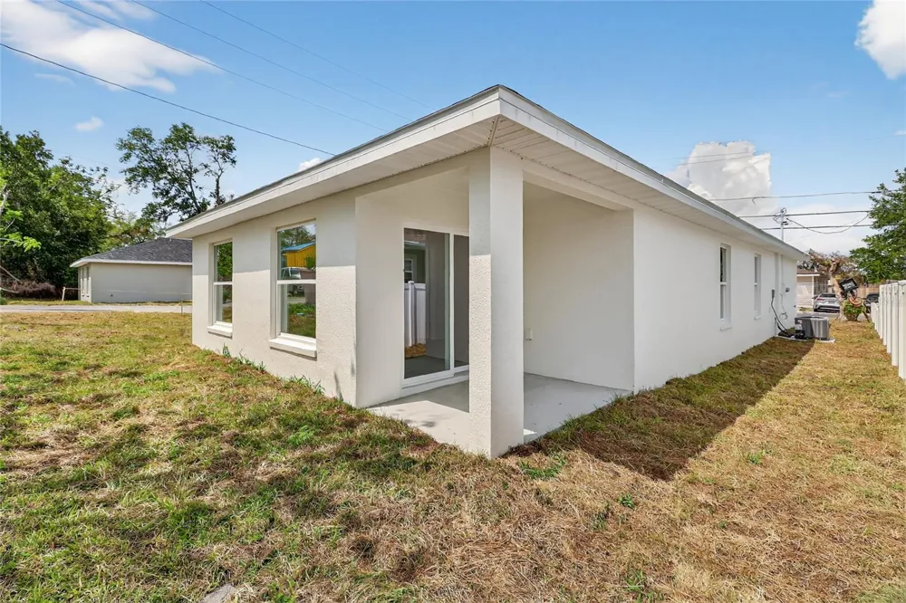 1003 AVENUE A Haines City, FL 33844