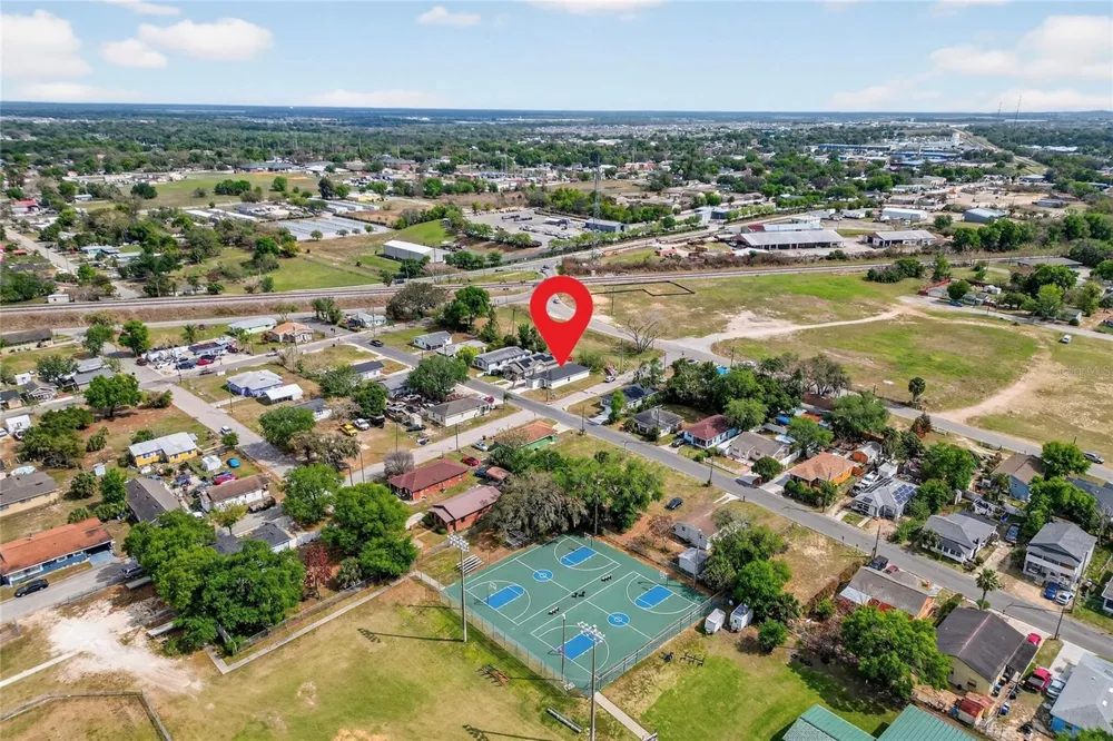 1003 AVENUE A Haines City, FL 33844