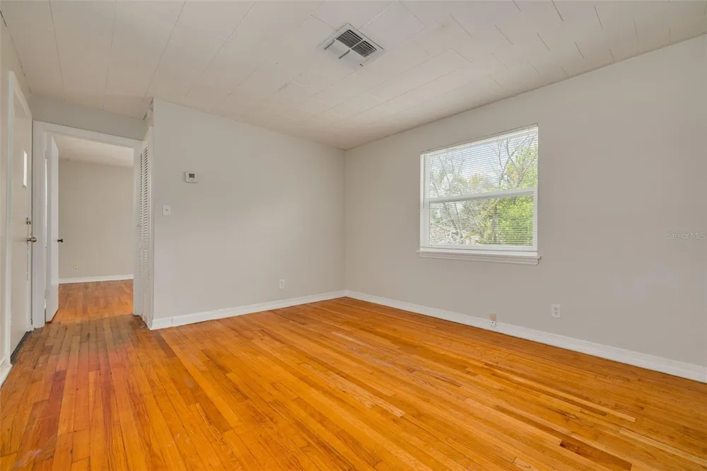 301 24TH AVENUE St Petersburg, FL 33704