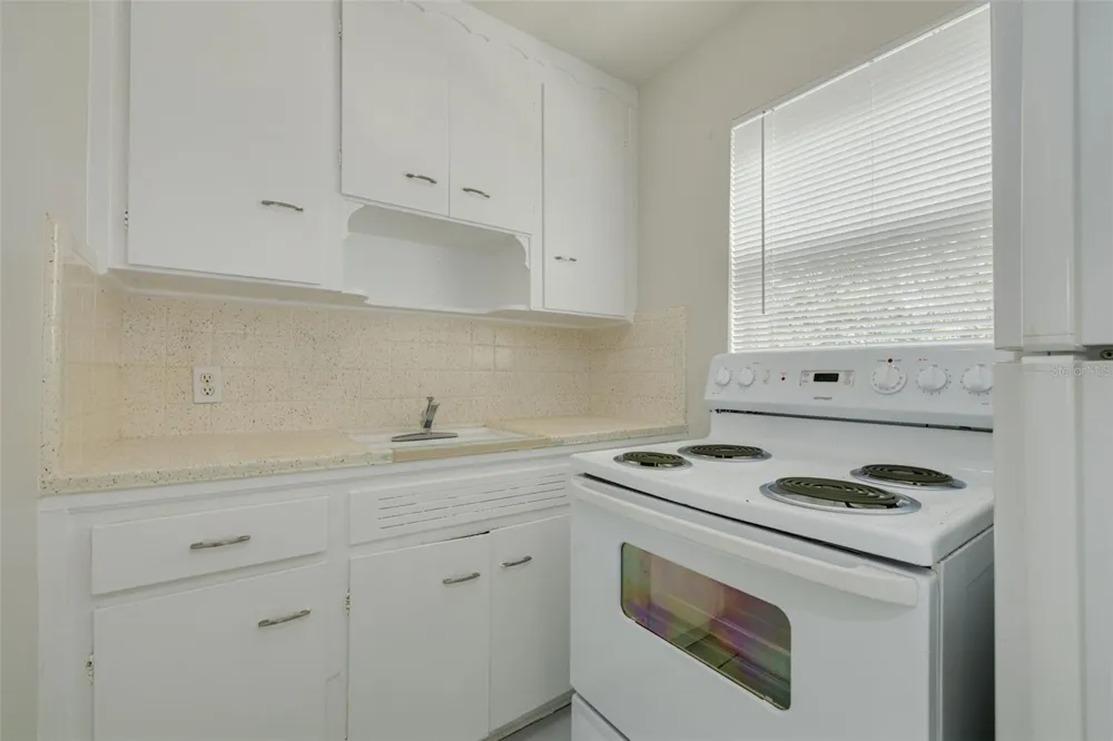 301 24TH AVENUE St Petersburg, FL 33704