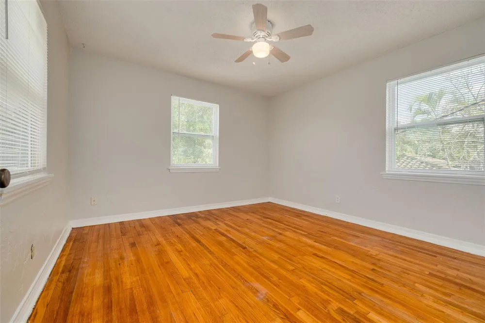 301 24TH AVENUE St Petersburg, FL 33704