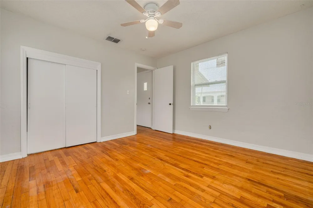 301 24TH AVENUE St Petersburg, FL 33704