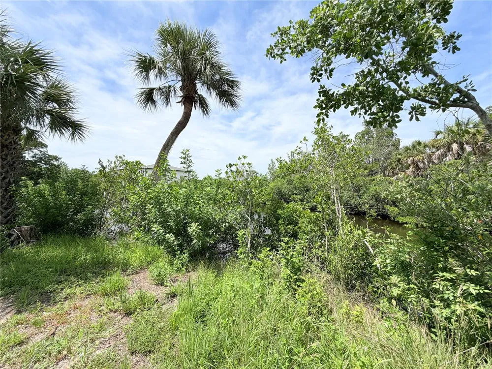 5105 BAY BOULEVARD Port Richey, FL 34668