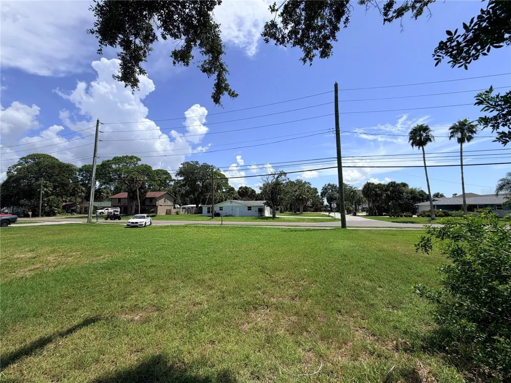 5105 BAY BOULEVARD Port Richey, FL 34668