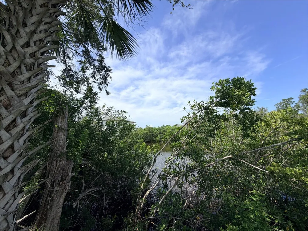 5105 BAY BOULEVARD Port Richey, FL 34668