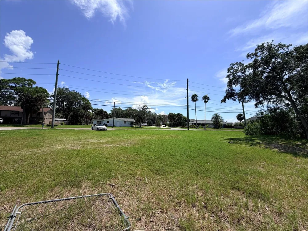 5105 BAY BOULEVARD Port Richey, FL 34668
