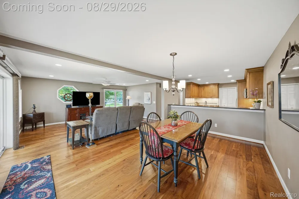 37848 Jefferson Avenue Harrison Charter Township, MI 48045