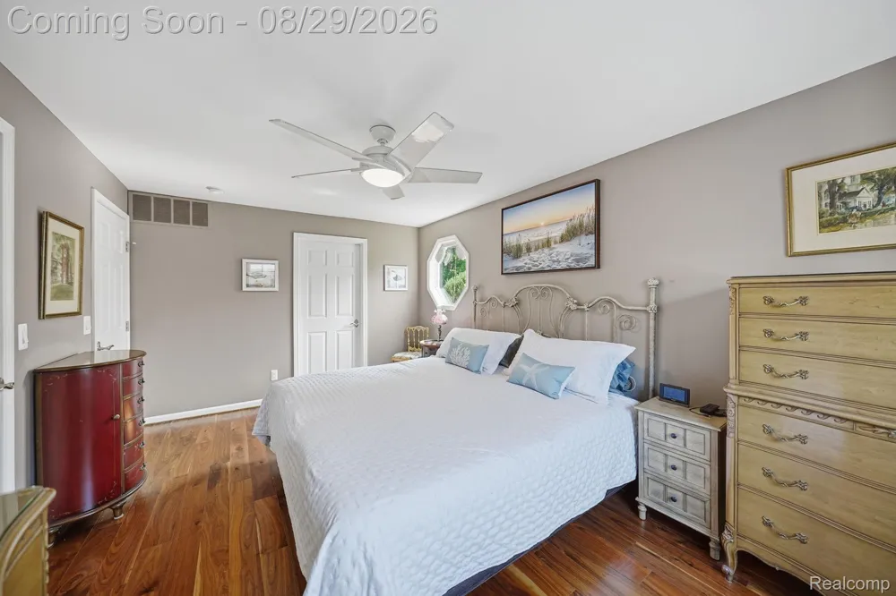 37848 Jefferson Avenue Harrison Charter Township, MI 48045
