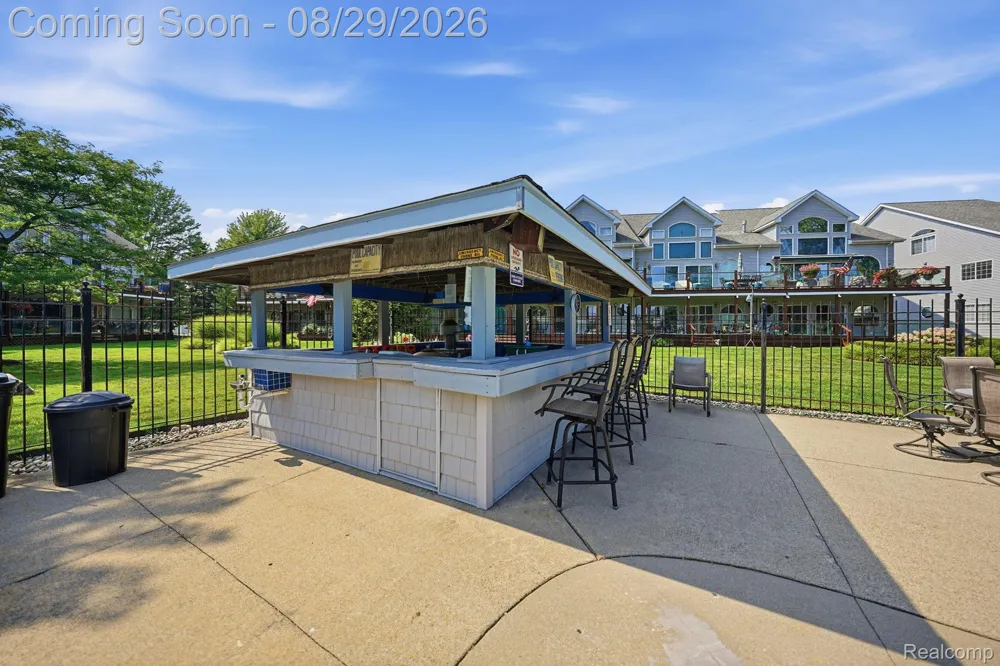 37848 Jefferson Avenue Harrison Charter Township, MI 48045