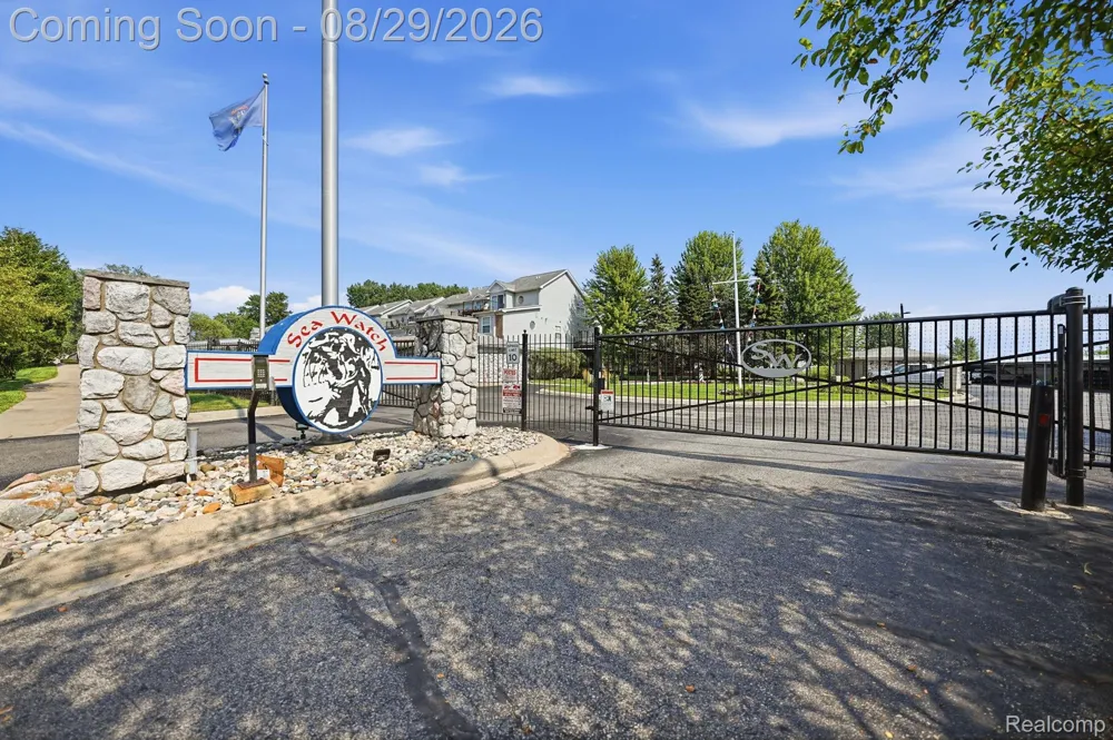 37848 Jefferson Avenue Harrison Charter Township, MI 48045