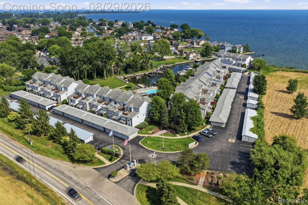 37848 Jefferson Avenue Harrison Charter Township, MI 48045
