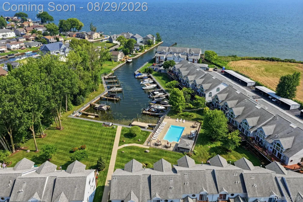 37848 Jefferson Avenue Harrison Charter Township, MI 48045