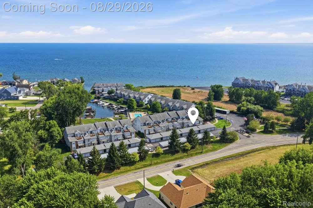 37848 Jefferson Avenue Harrison Charter Township, MI 48045