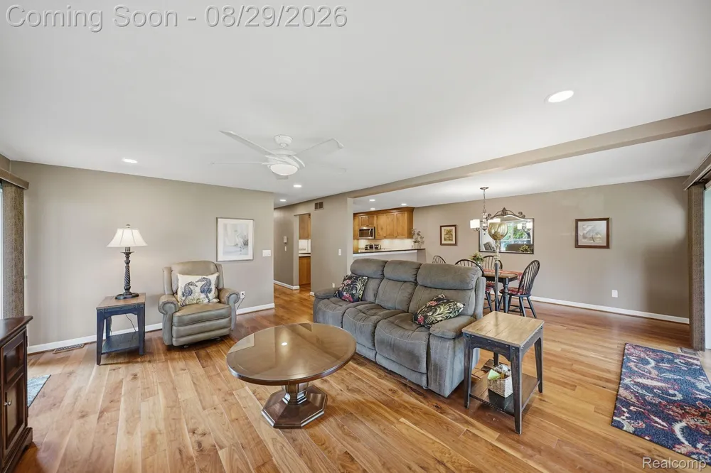 37848 Jefferson Avenue Harrison Charter Township, MI 48045