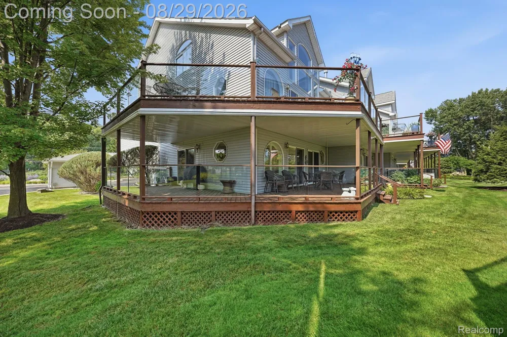 37848 Jefferson Avenue Harrison Charter Township, MI 48045