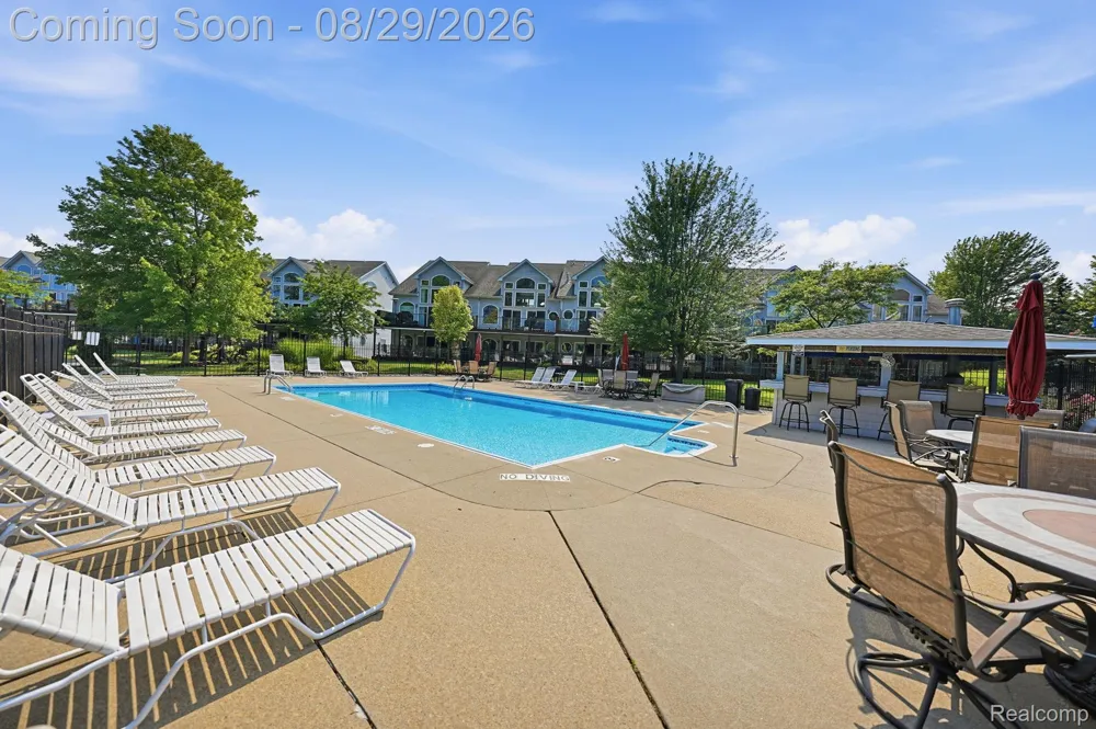 37848 Jefferson Avenue Harrison Charter Township, MI 48045