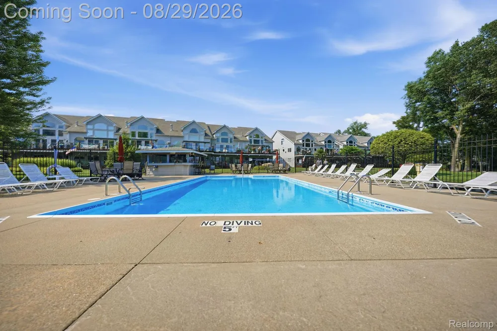 37848 Jefferson Avenue Harrison Charter Township, MI 48045