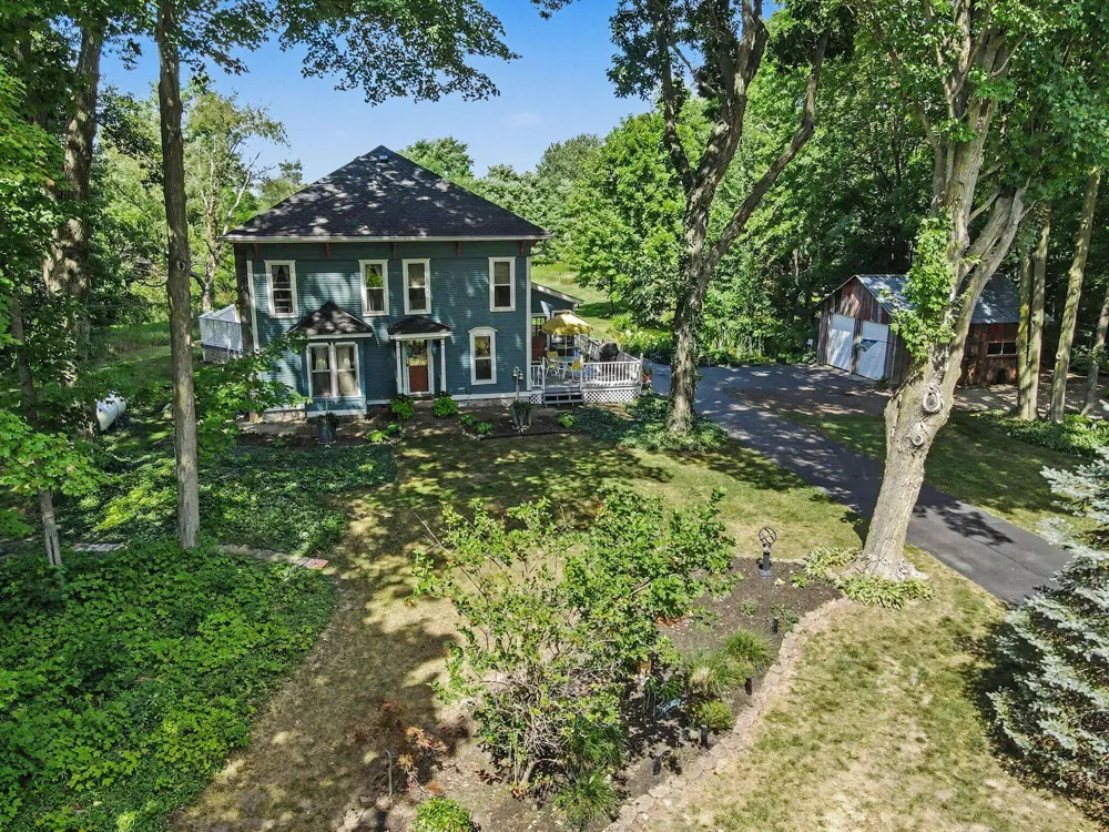 8967 18 Mile Road NE Nelson Township, MI 49319