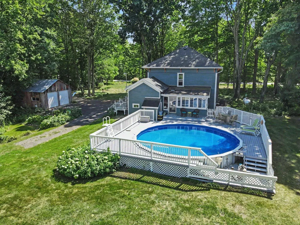 8967 18 Mile Road NE Nelson Township, MI 49319