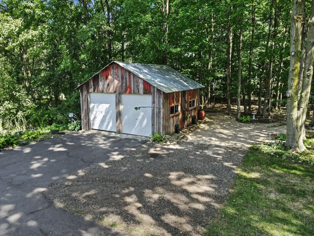 8967 18 Mile Road NE Nelson Township, MI 49319