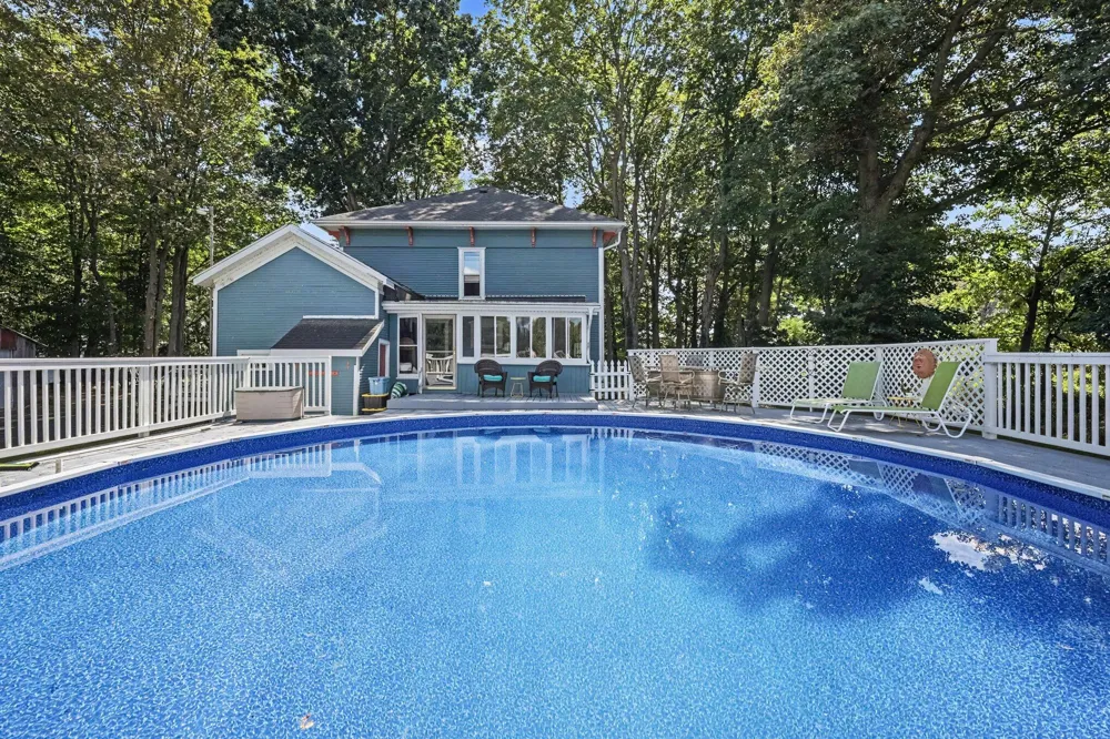 8967 18 Mile Road NE Nelson Township, MI 49319