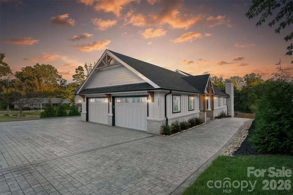 7834 Green Cove Court Denver, NC 28037