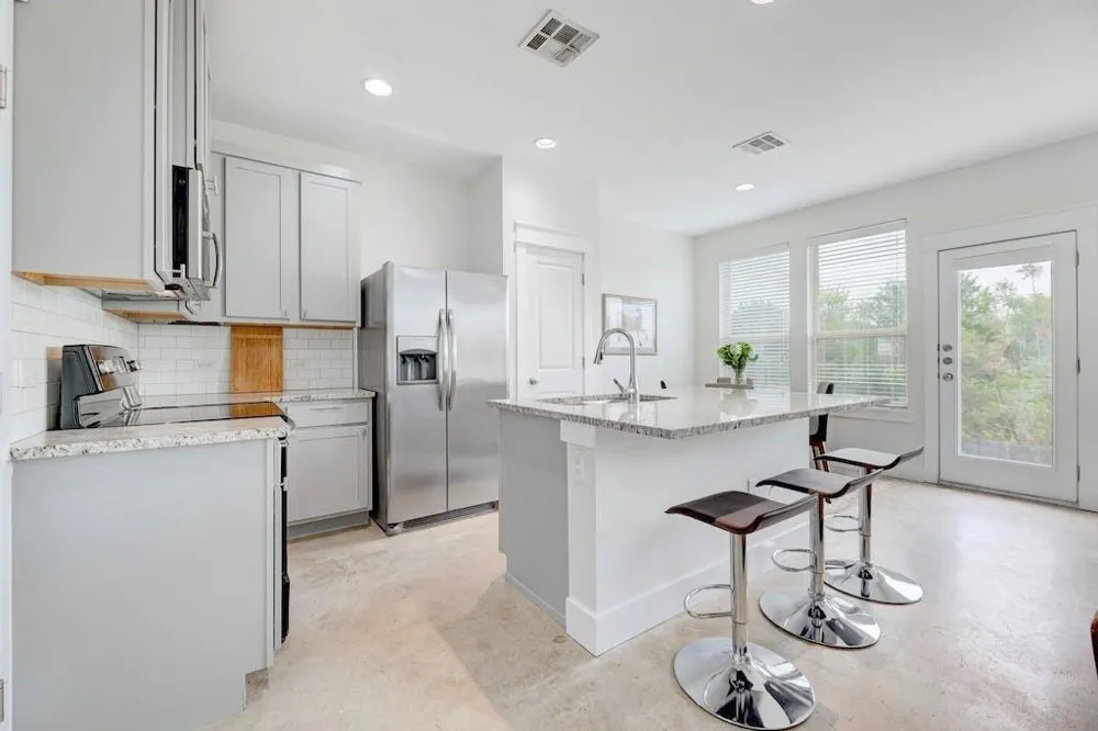 13501 Metric Boulevard #3 Austin, TX 78727