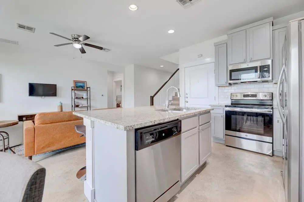 13501 Metric Boulevard #3 Austin, TX 78727