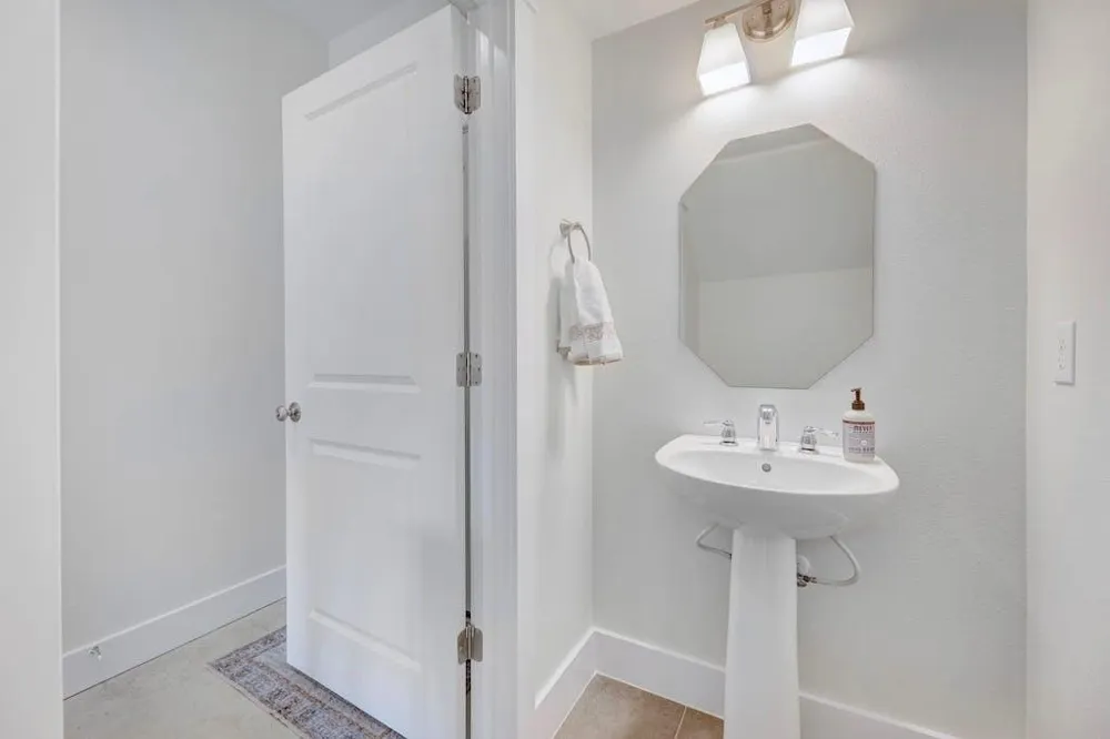 13501 Metric Boulevard #3 Austin, TX 78727