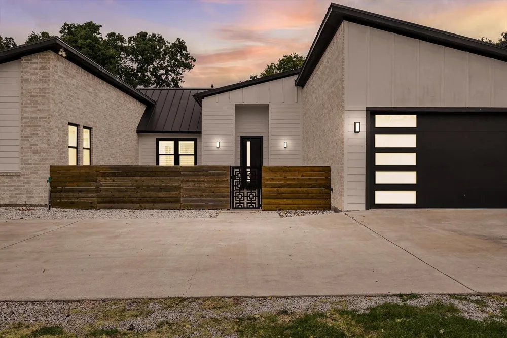 211 Shahan Drive Shady Shores, TX 76208