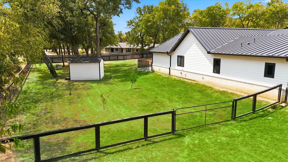 211 Shahan Drive Shady Shores, TX 76208