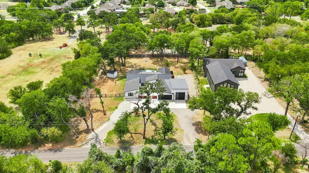 211 Shahan Drive Shady Shores, TX 76208