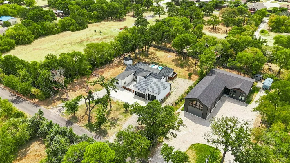 211 Shahan Drive Shady Shores, TX 76208