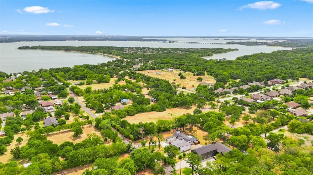 211 Shahan Drive Shady Shores, TX 76208