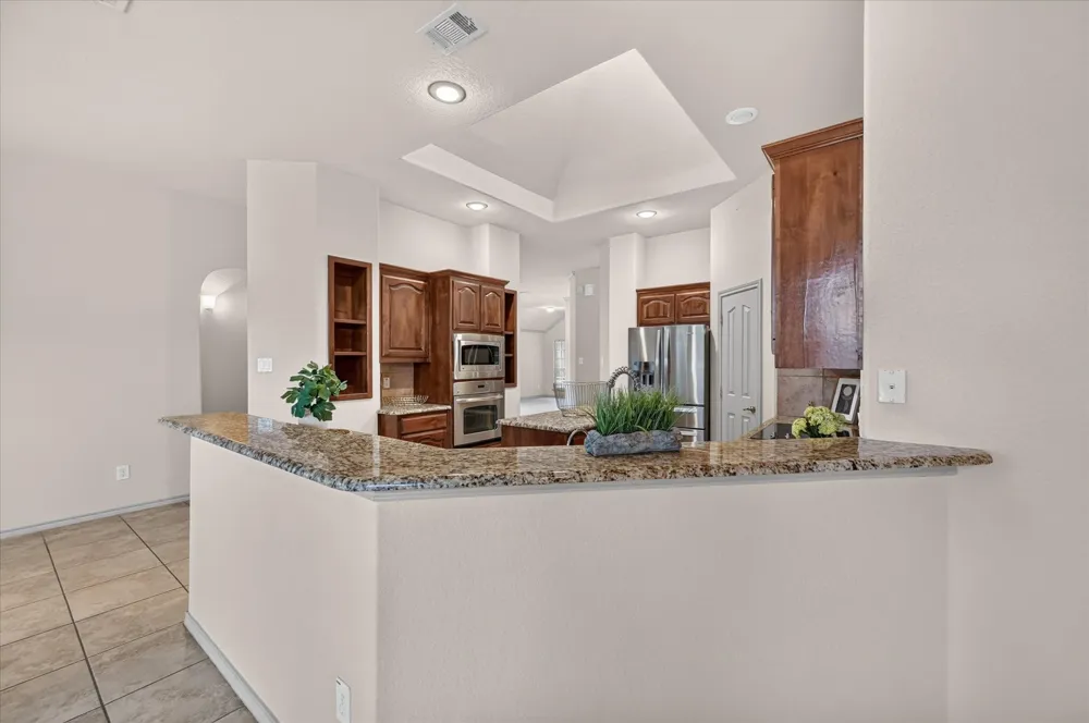 14 Lucas Lane Edgecliff Village, TX 76134