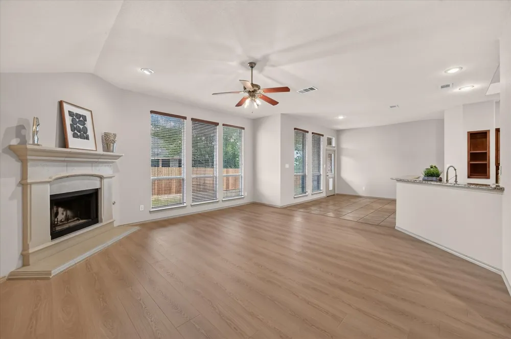 14 Lucas Lane Edgecliff Village, TX 76134