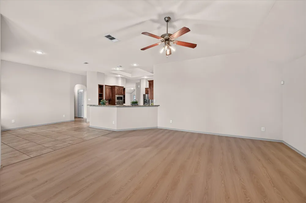14 Lucas Lane Edgecliff Village, TX 76134