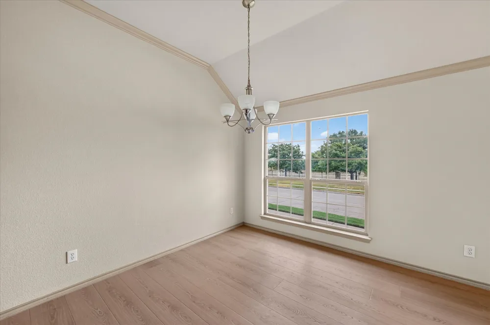 14 Lucas Lane Edgecliff Village, TX 76134