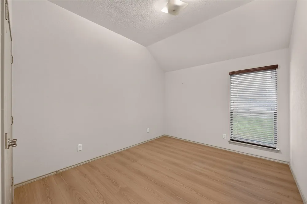 14 Lucas Lane Edgecliff Village, TX 76134