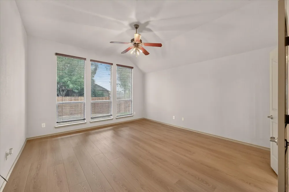 14 Lucas Lane Edgecliff Village, TX 76134