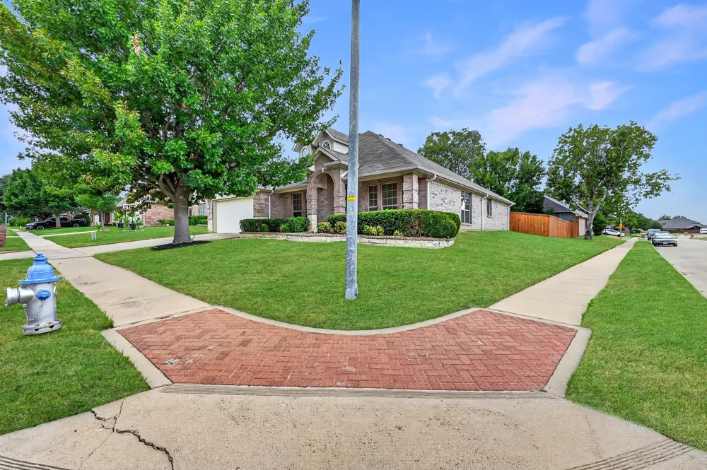 14 Lucas Lane Edgecliff Village, TX 76134