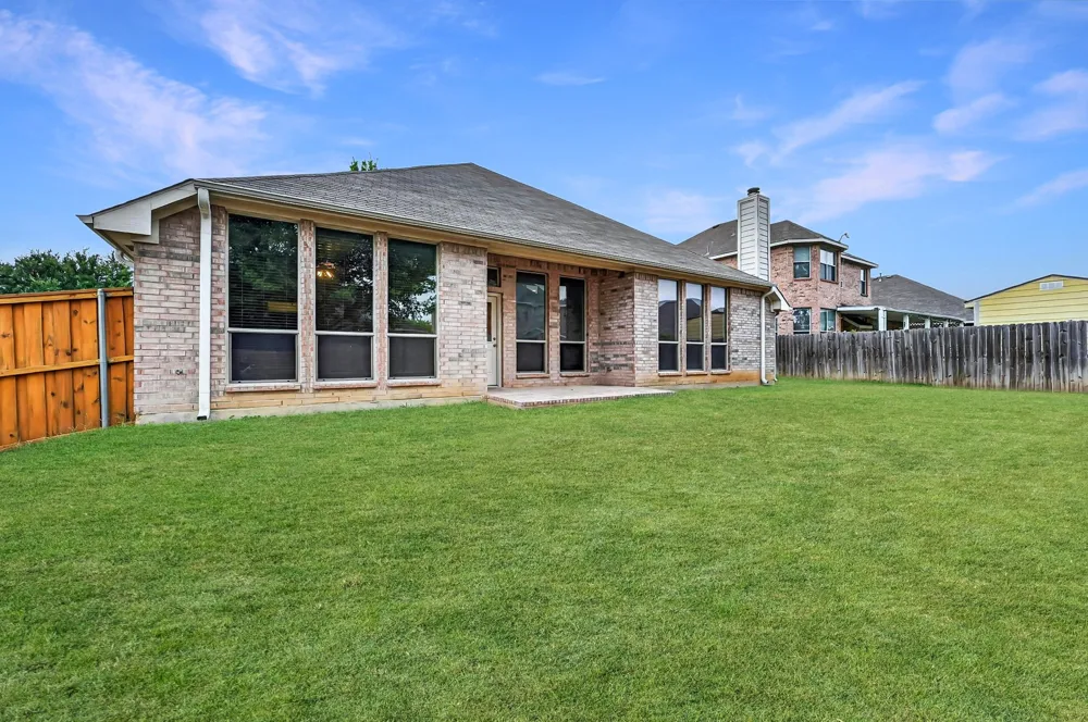 14 Lucas Lane Edgecliff Village, TX 76134