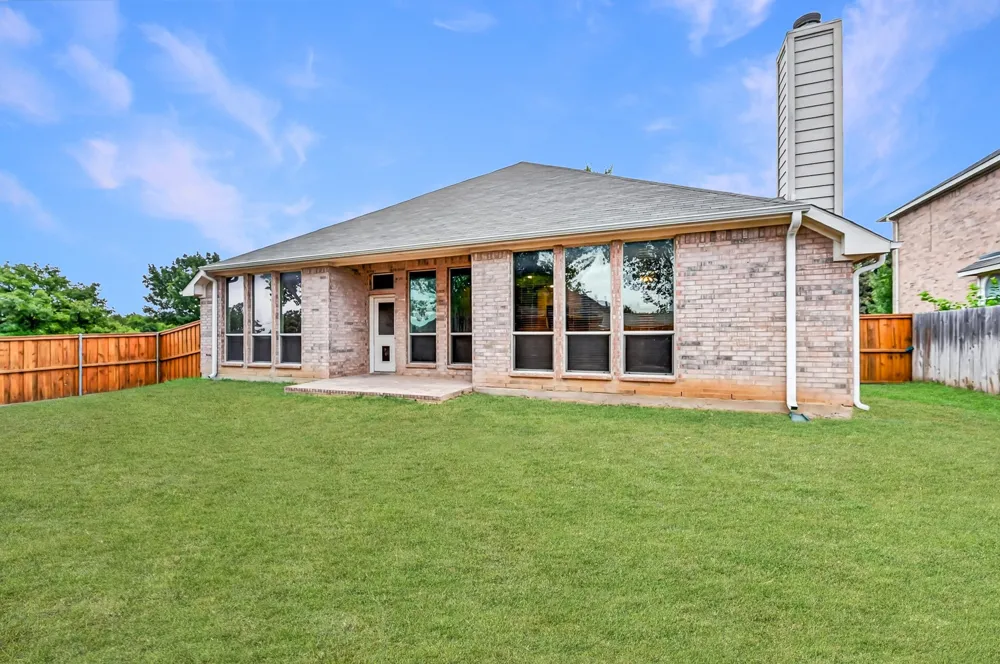 14 Lucas Lane Edgecliff Village, TX 76134