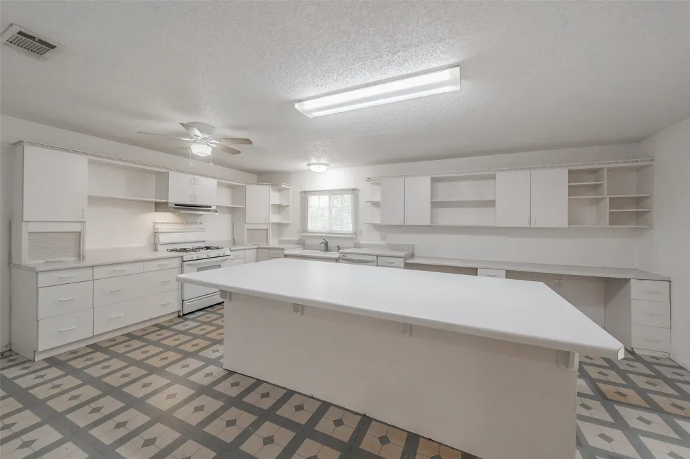 1346 Winding Trail Duncanville, TX 75116