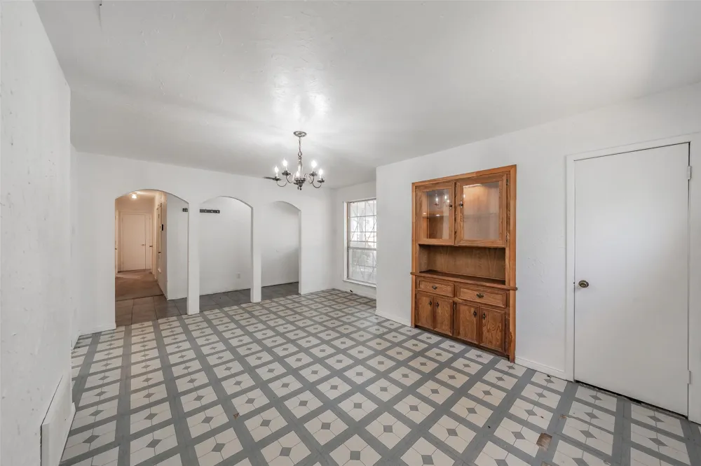 1346 Winding Trail Duncanville, TX 75116