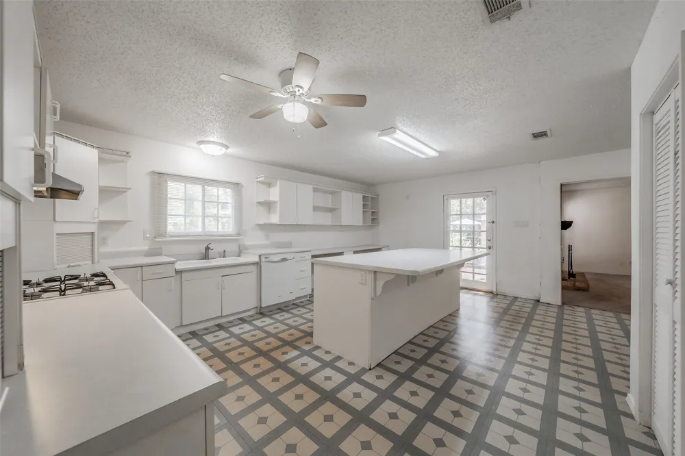 1346 Winding Trail Duncanville, TX 75116