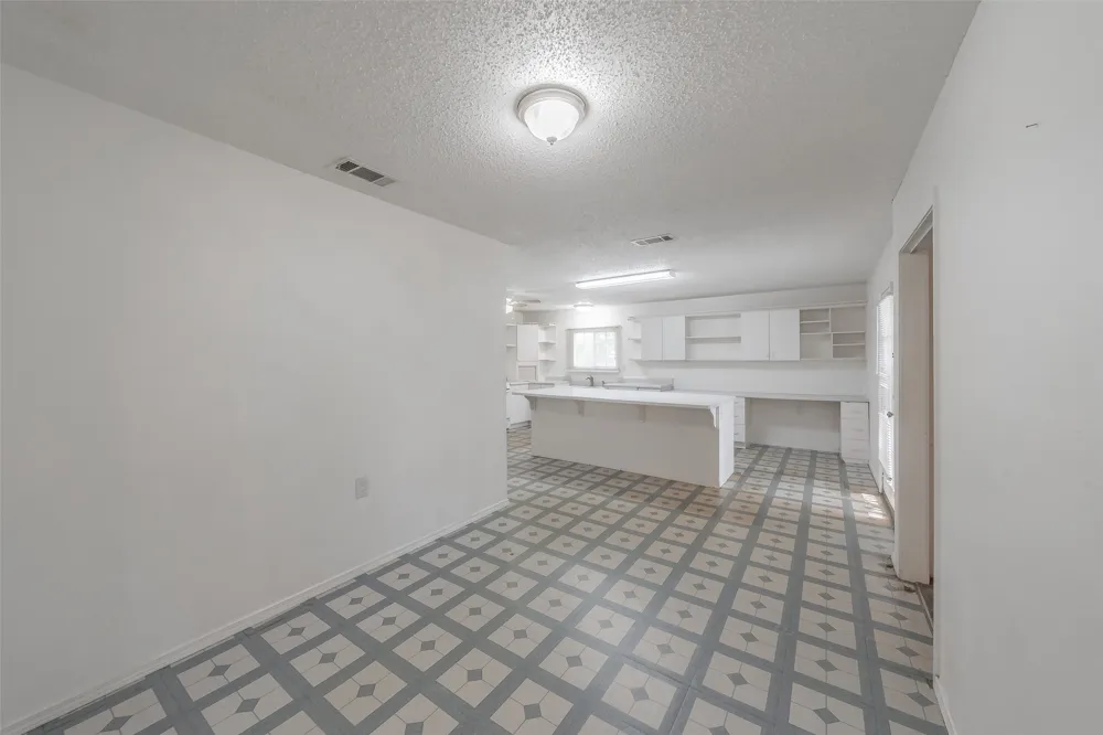 1346 Winding Trail Duncanville, TX 75116