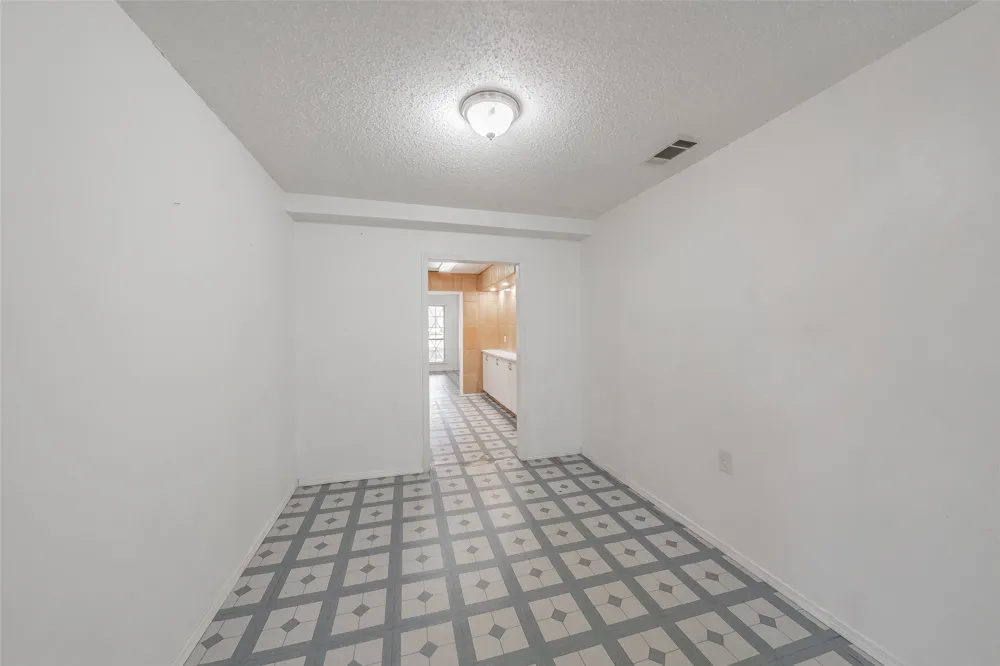 1346 Winding Trail Duncanville, TX 75116