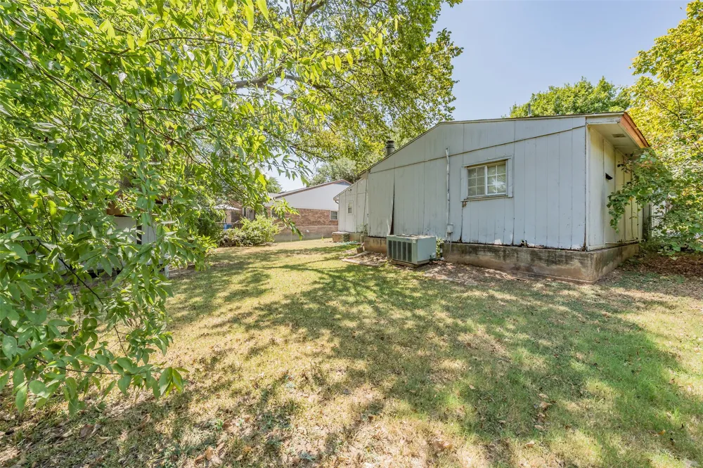1346 Winding Trail Duncanville, TX 75116